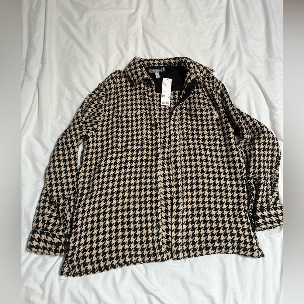New Sold Out Urban Outfitters Houndstooth button down shirt